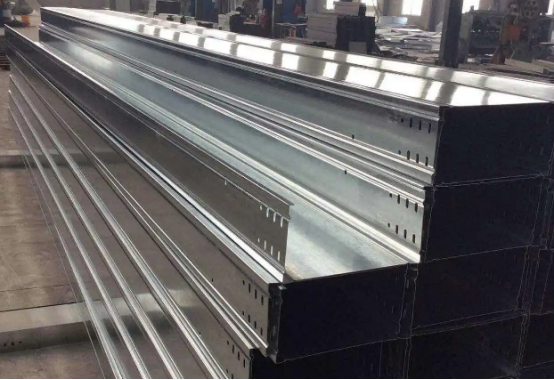 200*100防火噴塑槽盒多少錢，受規(guī)格和厚度的影響介紹